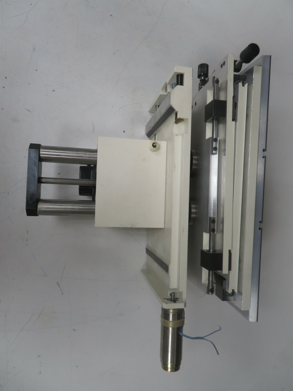 SIP Universal Measuring Machine Motorized Leveling Table - model 550M