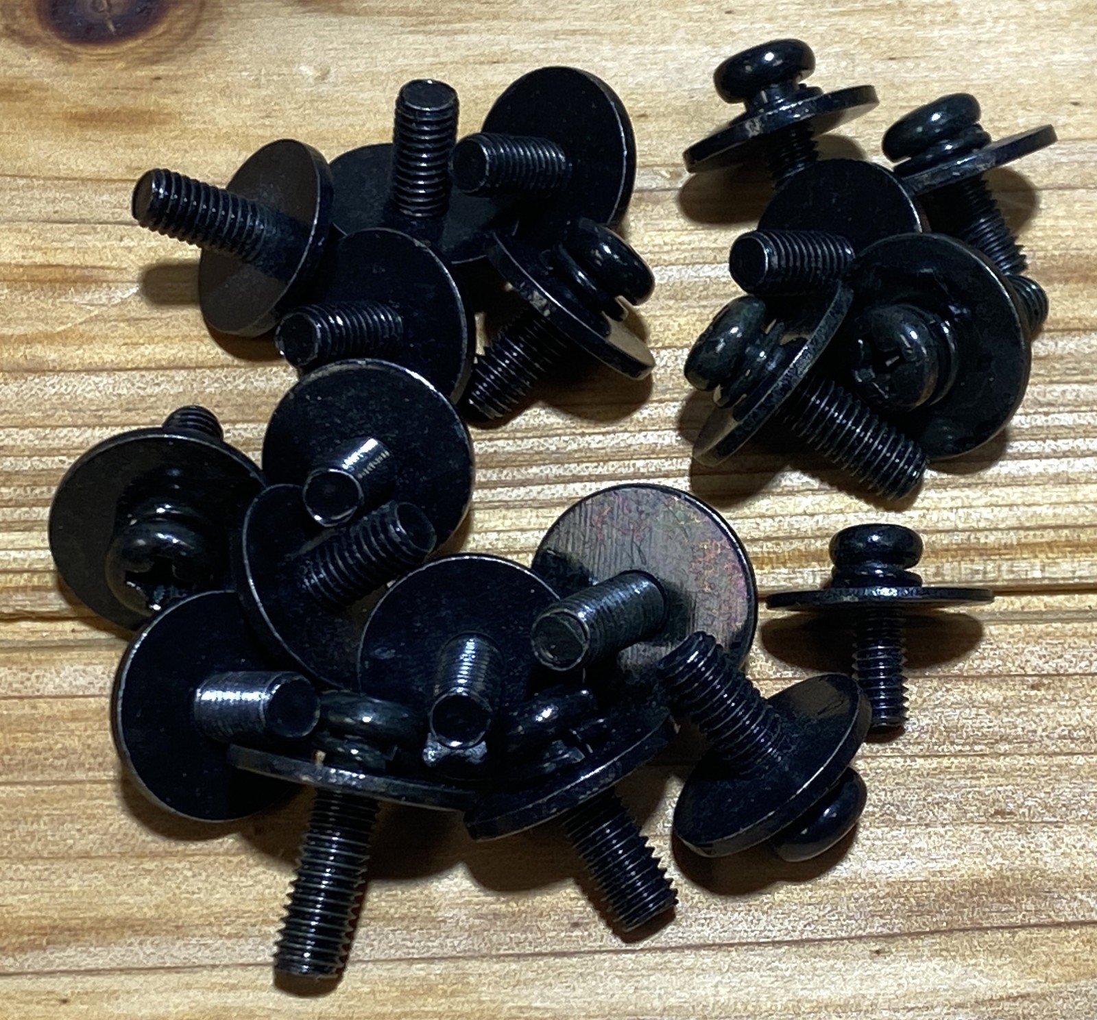 20 Black M5 Drum Lug Screws