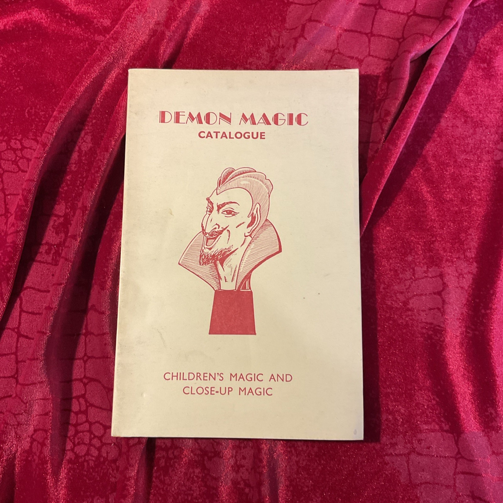 Demon Catalogue Childrend and Close Up Magic 1964 The House Of Davenport