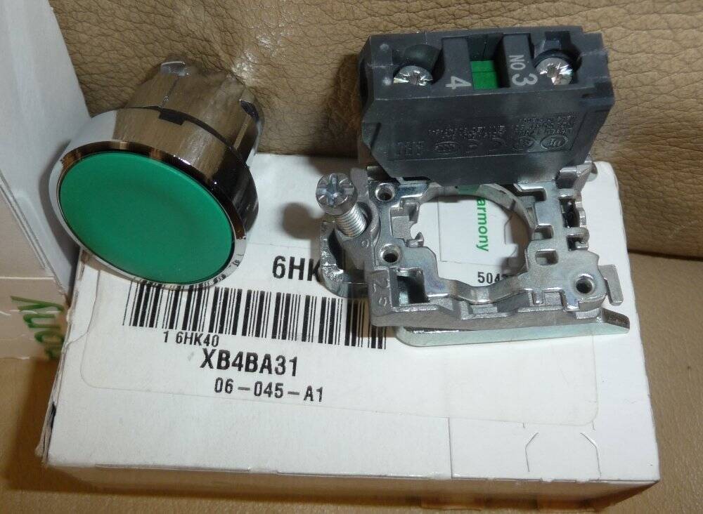 XB4BA31 Genuine SCHNEIDER GREEN Push Button XB4-BA31  New USA