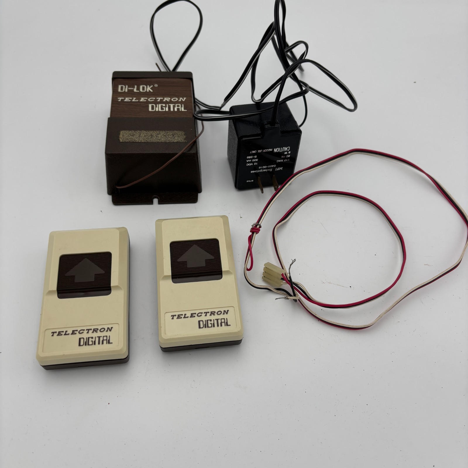 Vintage DI-LOK Telectron RD1203 230 Freq 24VAC .90A 60Hz Garage System 2 Remotes