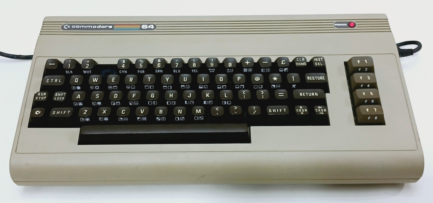 Vintage Commodore 64 Computer C64. READ DESCRIPTION