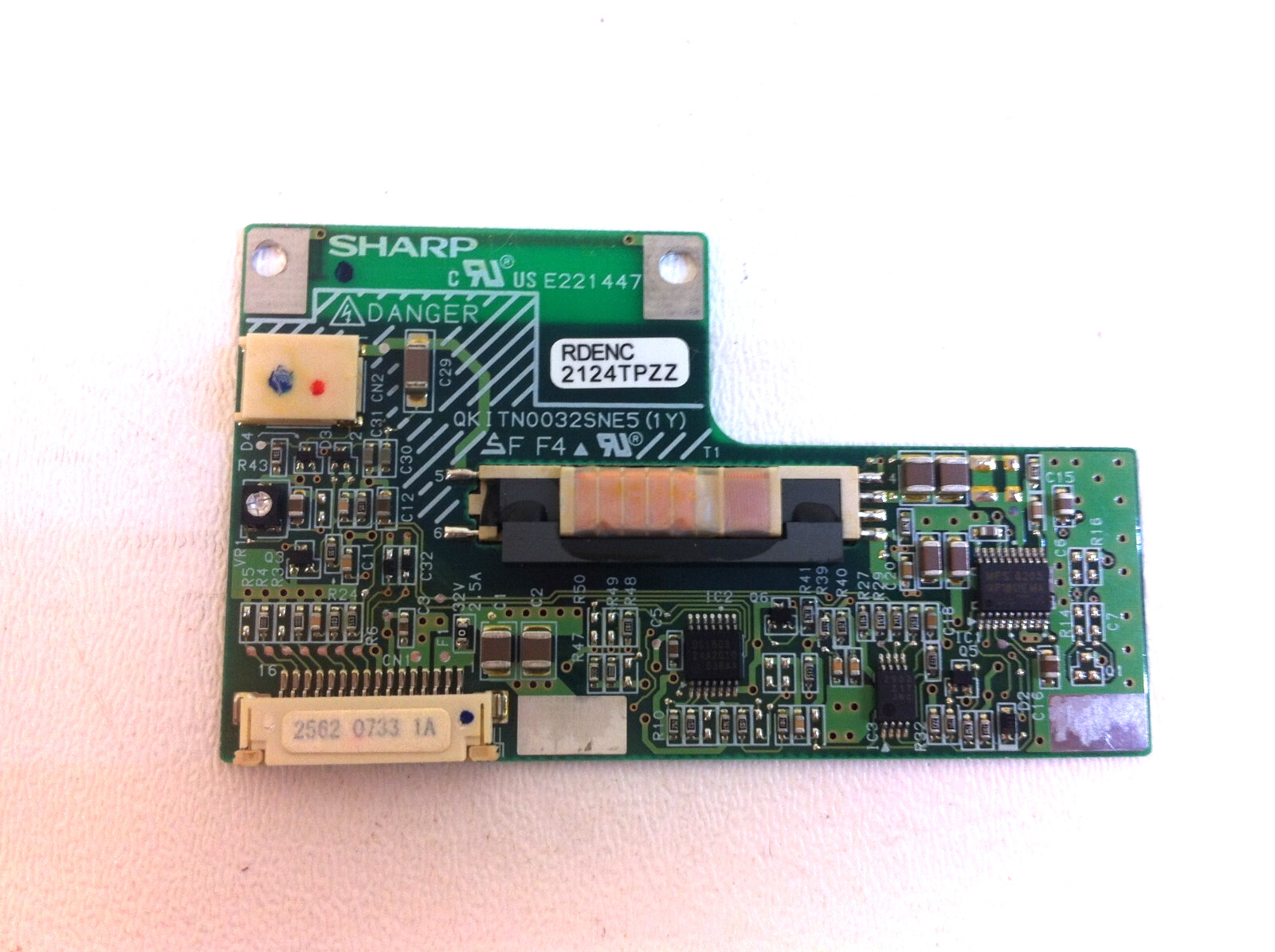 Dell Inspiron 8200 Original Inverter SHARP QKITN0032SNE5 - E221447 209