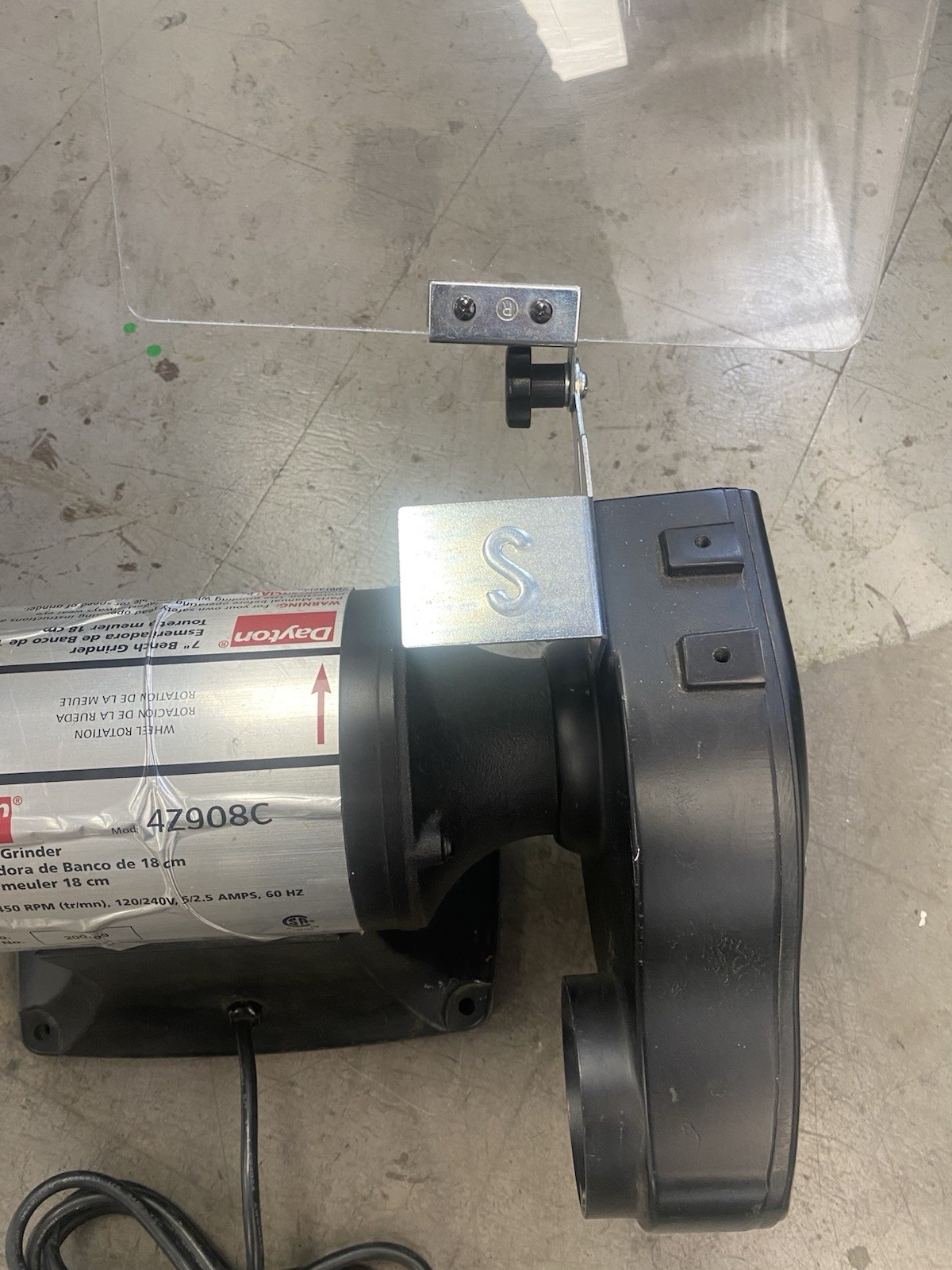 Dayton 7 Bench Grinder 1/2