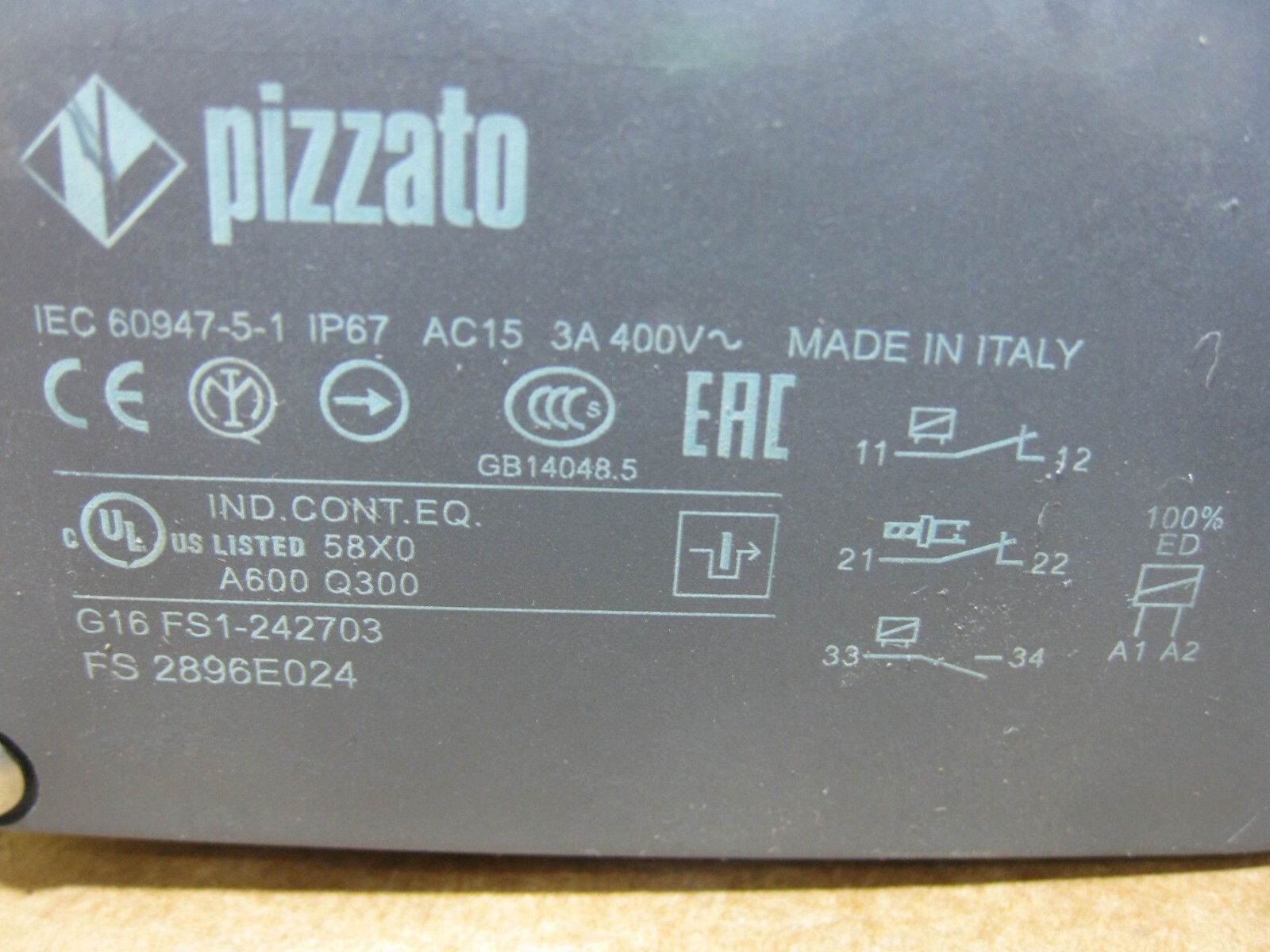 Pizzato FS 2896E024 Safety Switch