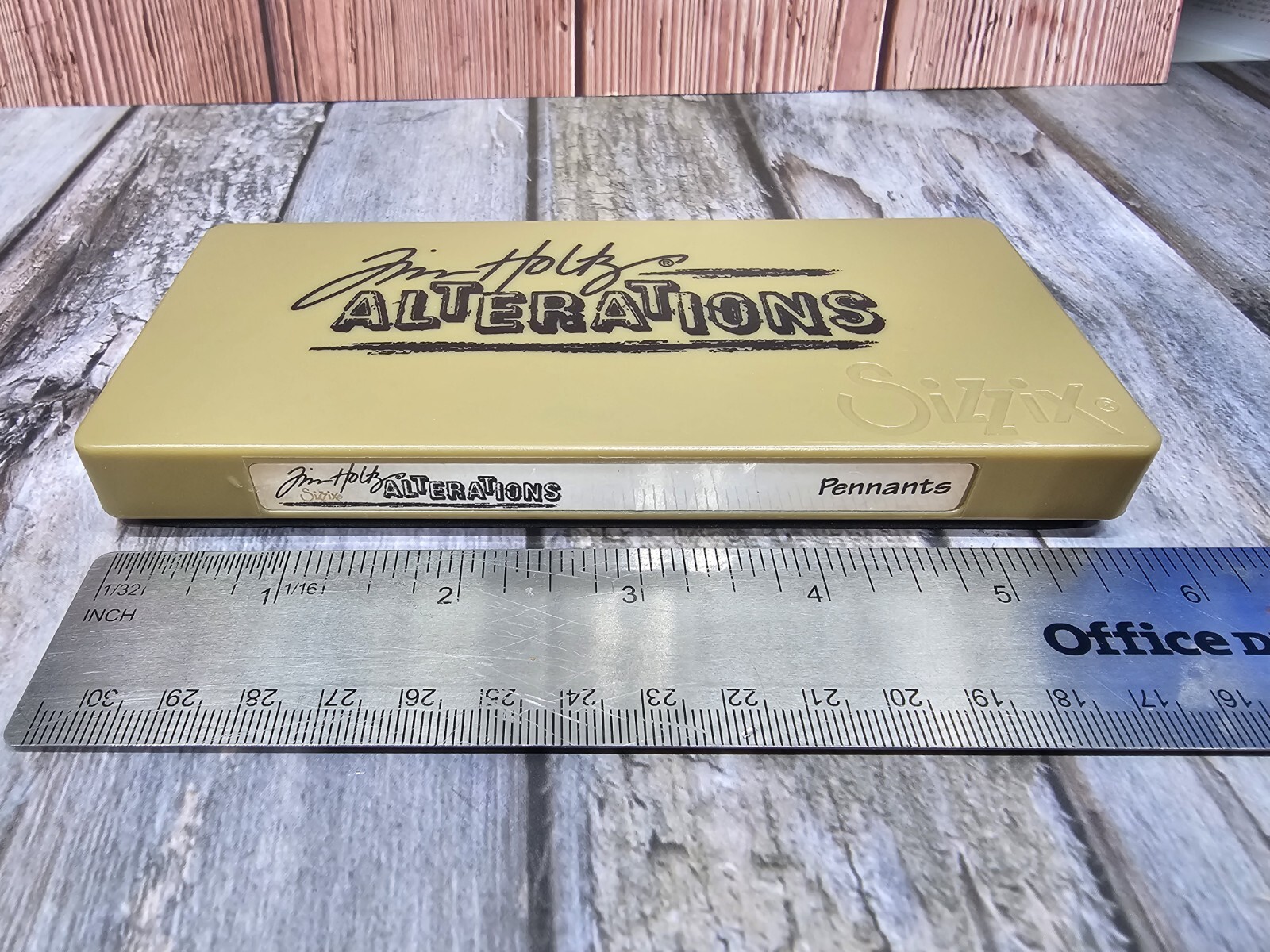 Tim Holtz Alterations Die PENNANTS On The Edge 657181 Sizzix Cartridge