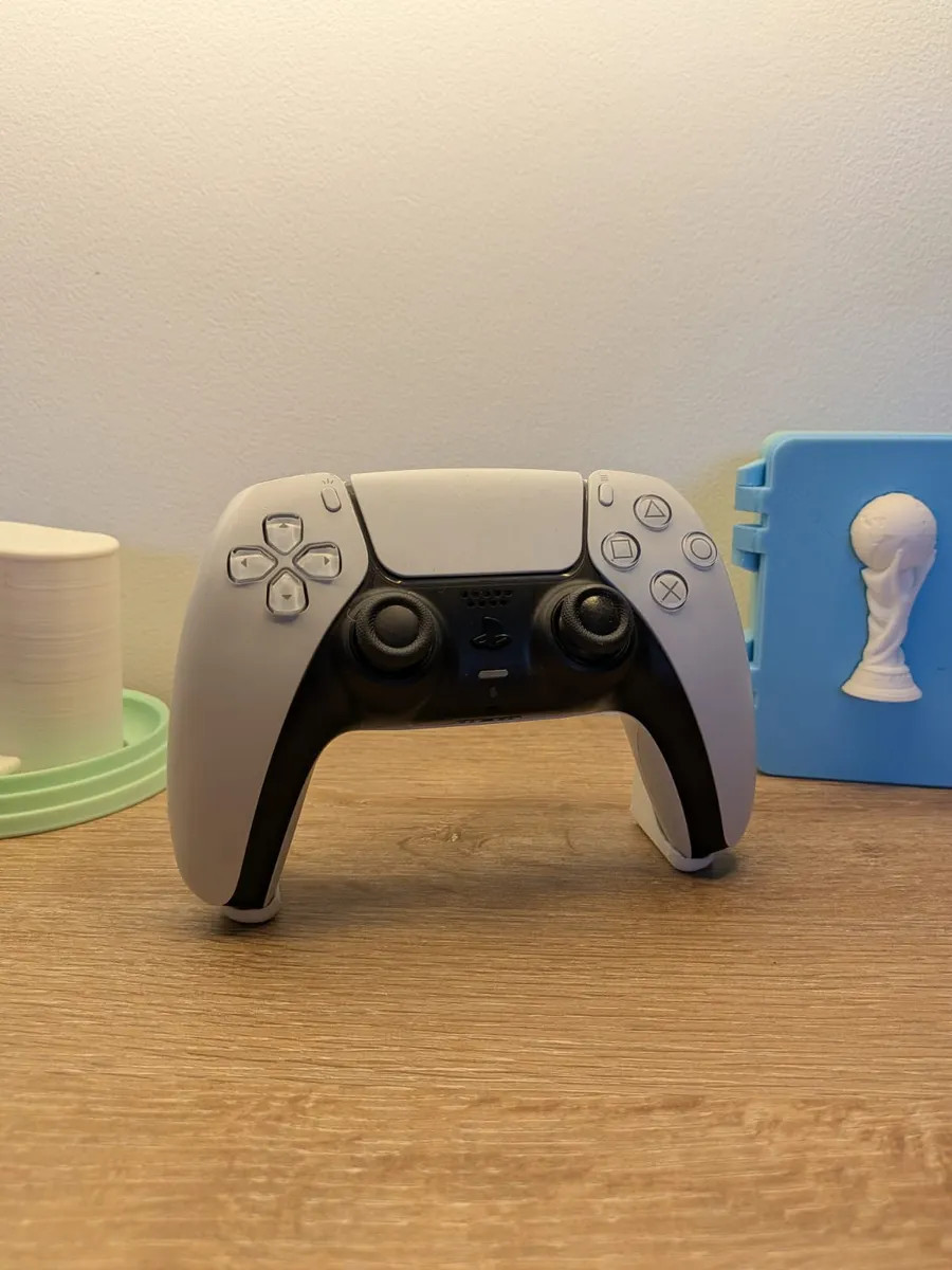 Low Profile and modern Stand Holder for PS5 Controller 3D Printed