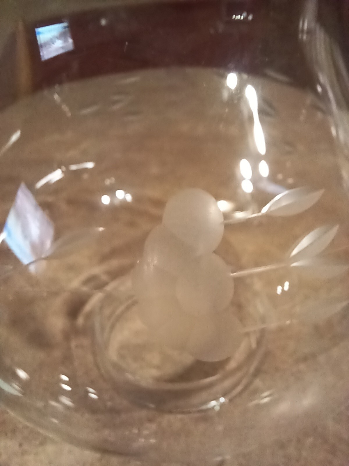 (#7) Princess House Heritage pattern Ruffled Globe Glass 5" tall