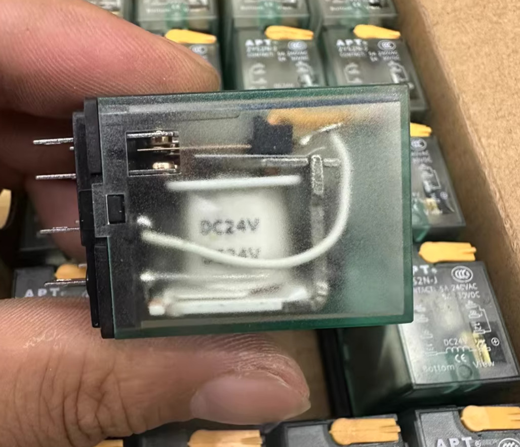 1PC NEW SIEMENS Intermediate Relay ZYS2N-J DC24V #LL