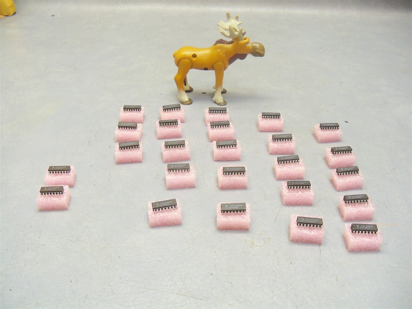 Semiconductor digital Microcircuit 9301DMQB Fairchild SGF8842 SGF8940 Lot of 25