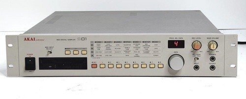 AKAI Professional S01 16-Bit MIDI Digital Sampler 2U Rackmount Floppy USED