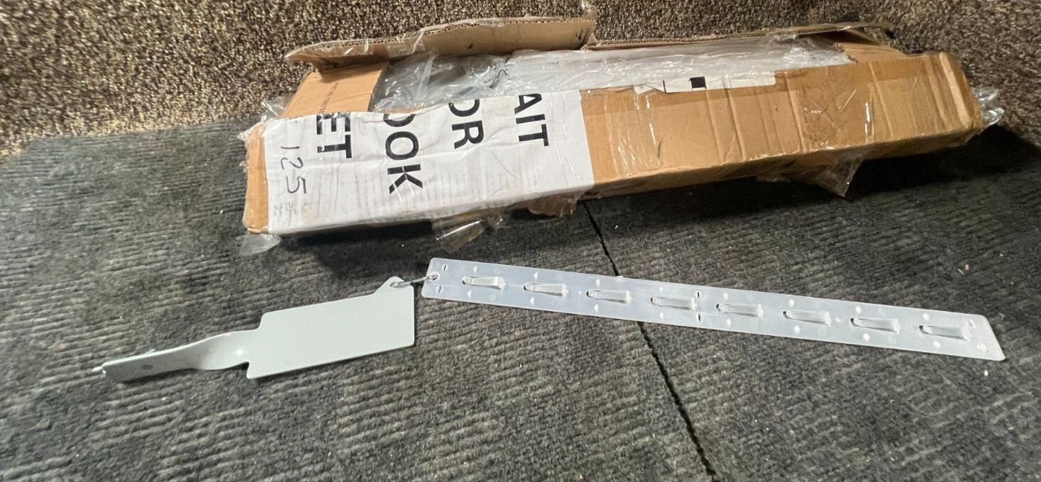 (QTY 25 ) SIFFRON Top Mount Gray 8-Station Merchandising Strip 7005768609