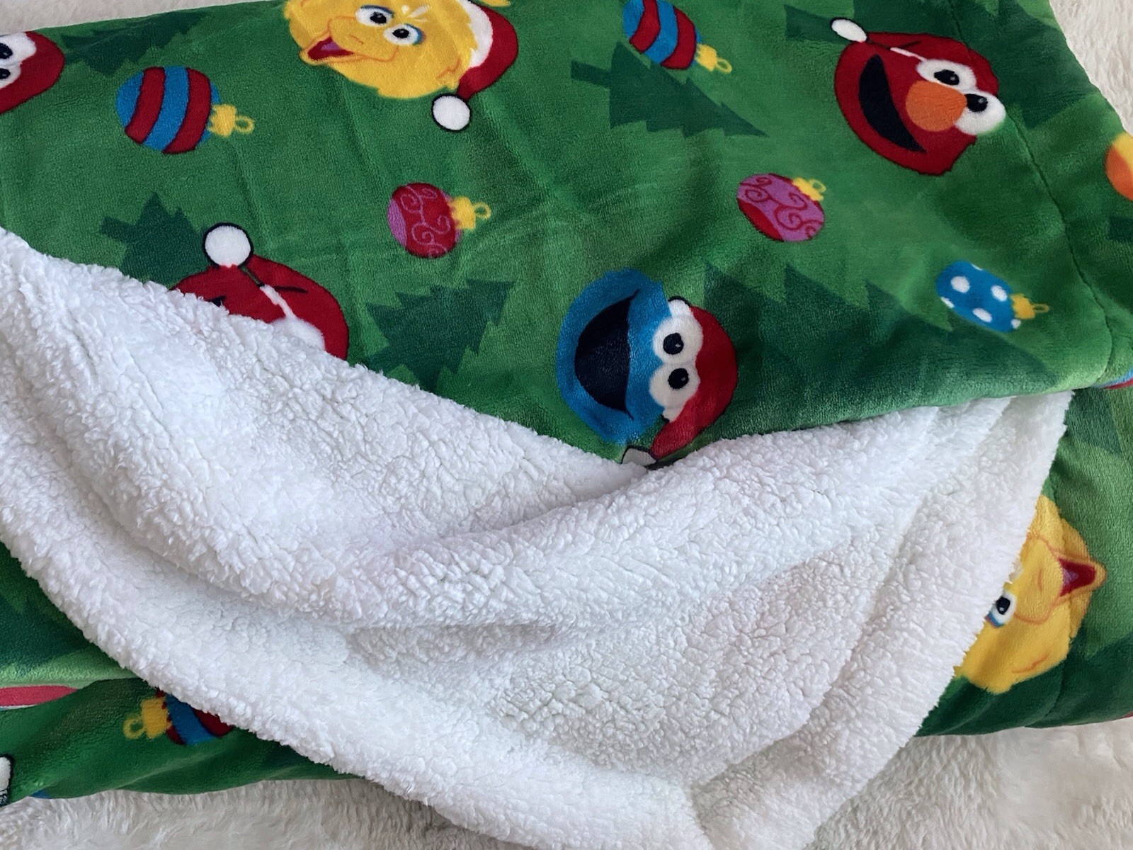 Sesame Street Christmas W/Sherpa Throw Blanket Elmo Cookie Monster Big Bird NEW
