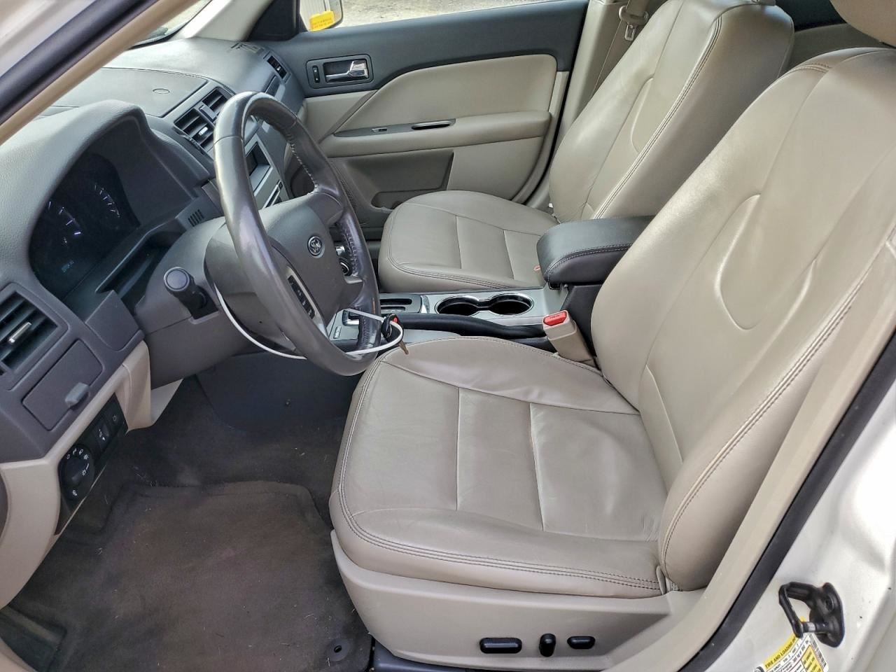 FUSION 2012 Glove Box 4936789
