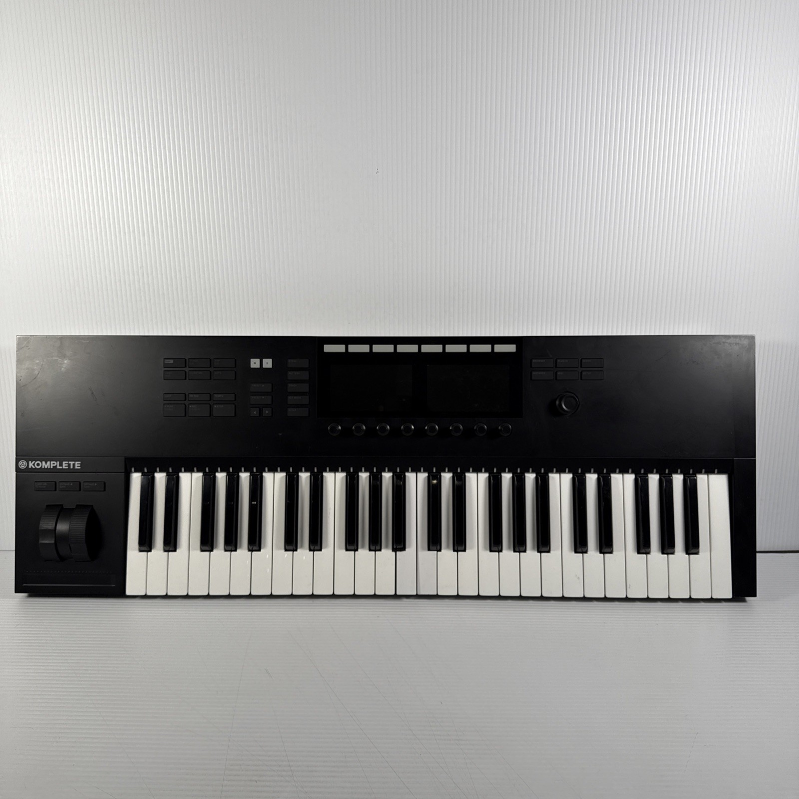 Native Instruments KOMPLETE Kontrol S49 MK2 Keyboard Controller-Read Description