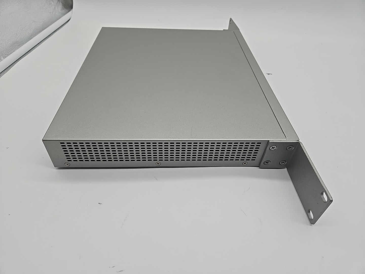 Fortinet FortiGate 110C Firewall Security Appliance FG-110C w/ Rackmount Kit