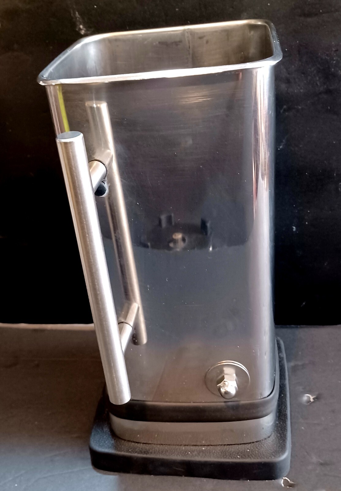 ORIGINAL STAINLESS STEEL CONTAINER FOR VITAMIX 4000 3600PLUS. W/NEW MODERN BLADE