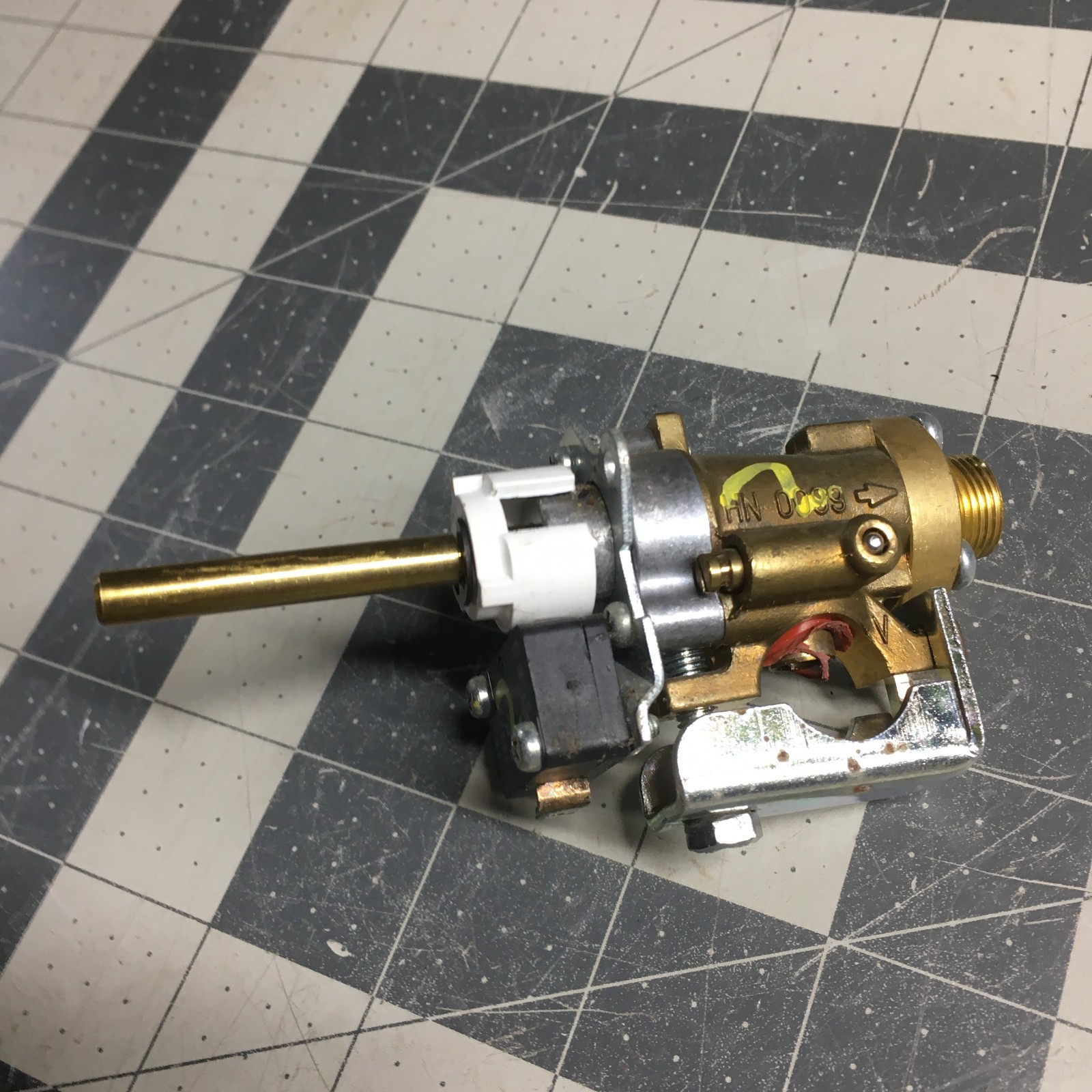 Dacor OEM Range Burner Valve DE81-05026A 86962 - Tested