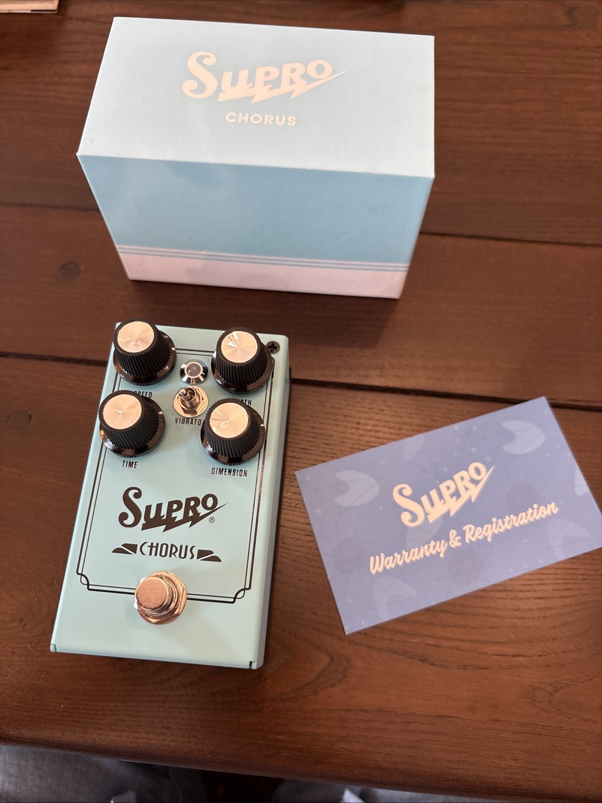 Supro Chorus Pedal Open Box