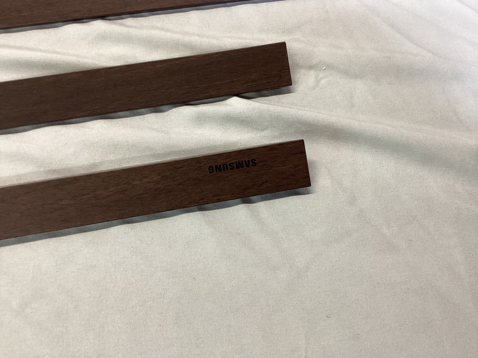 Samsung VG-SCFF65BWBZA 65" The Frame Customizable Bezel - Modern Brown - READ