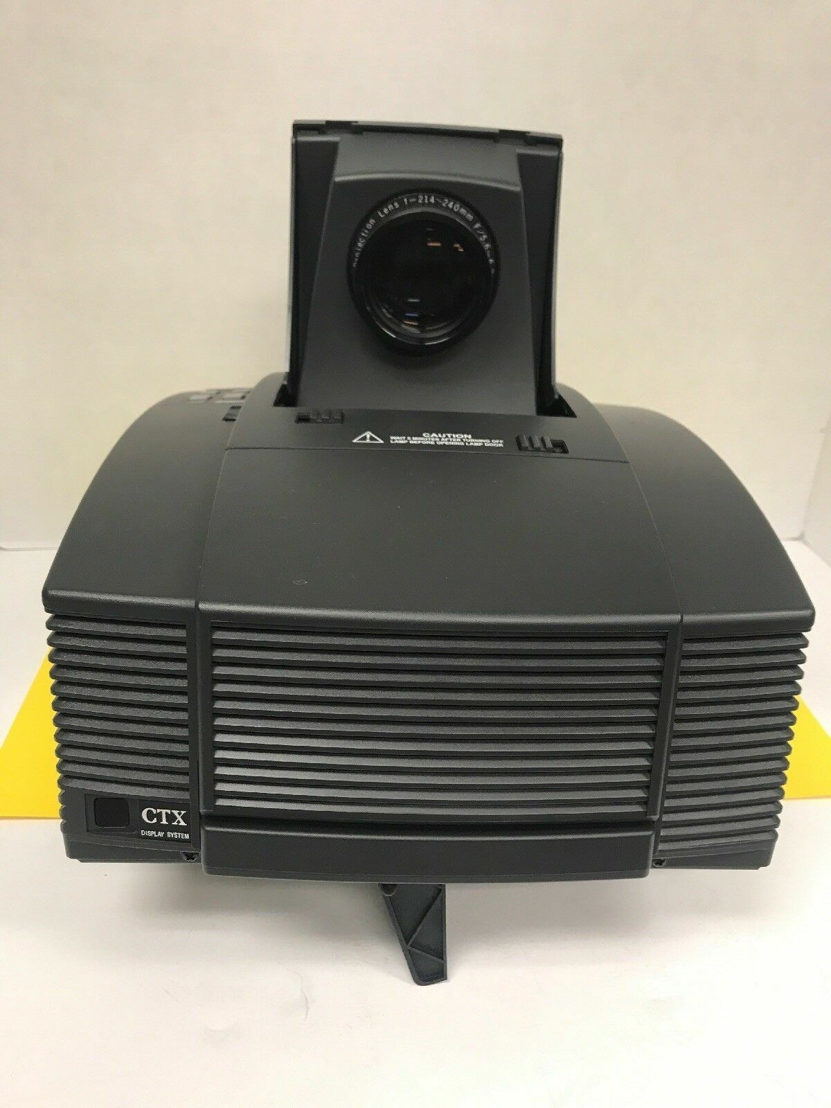 CTX EZPro 580 LCD PROJECTOR w/ CASE, CORDS, ADAPTERS (PREOWNED)