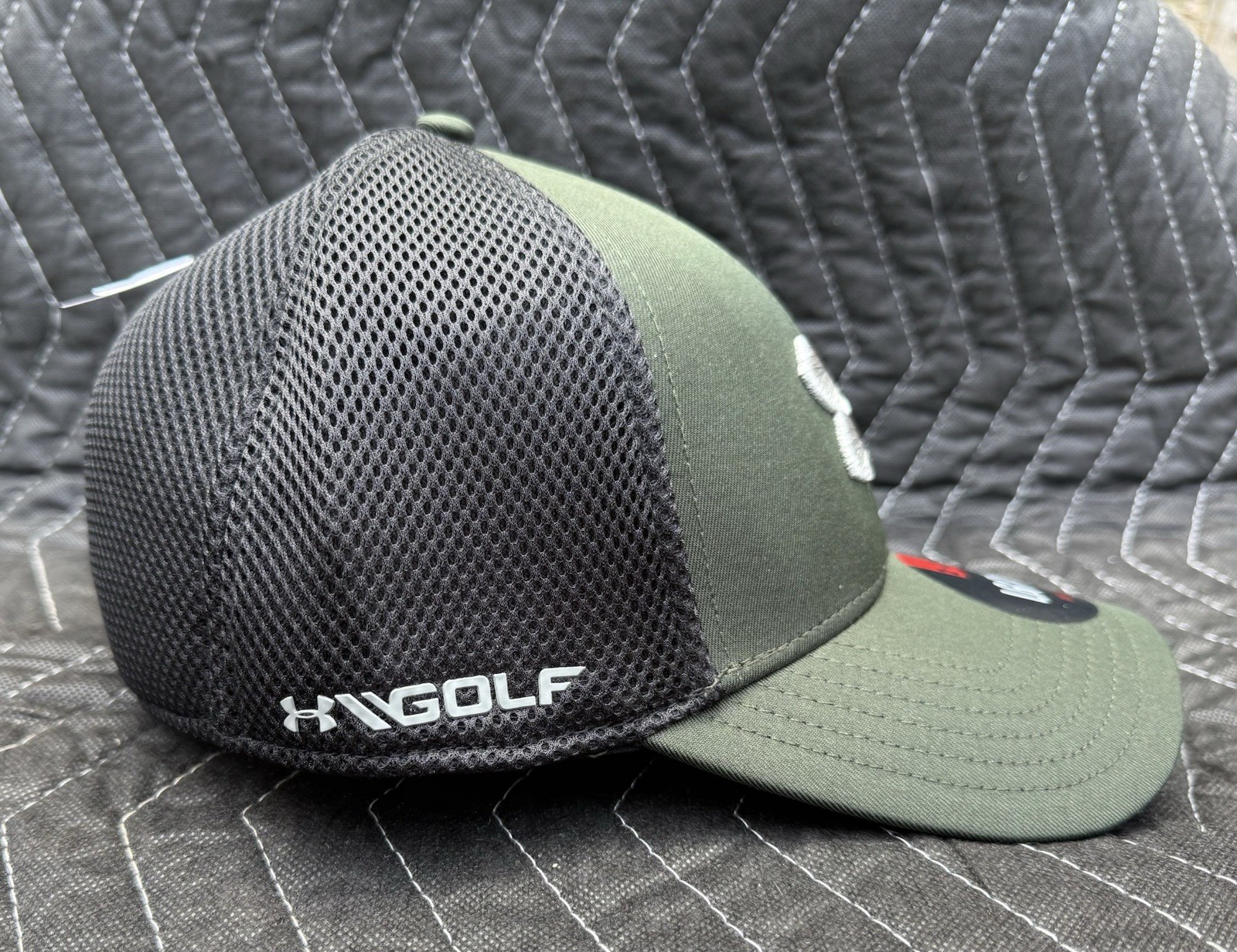 UNDER ARMOUR Golf Men's Stretch Cap HeatGear - BRAND NEW w/tags (L/XL) Great Fit
