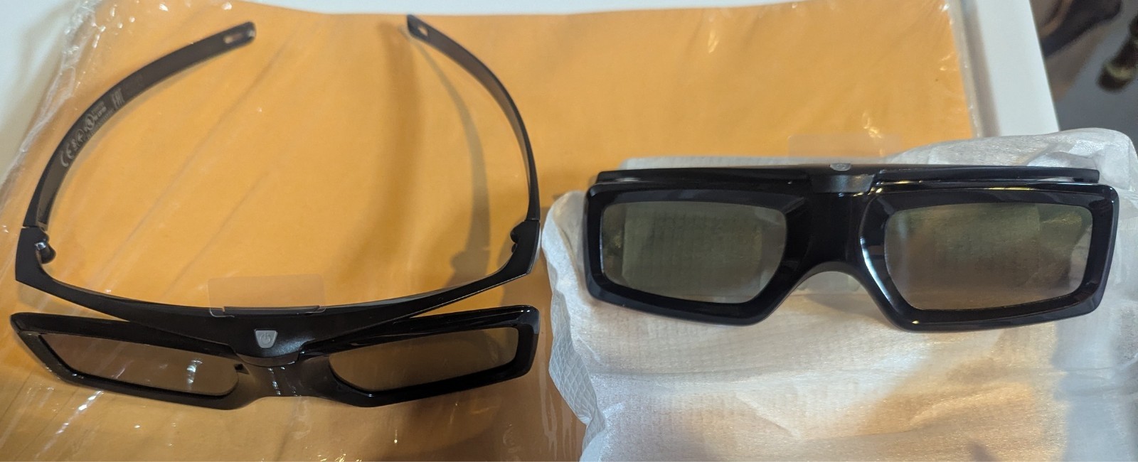 2 PAIRS OF NEW SONY ACTIVE 3D GLASSES MODEL TDG-BT400A BATTERY PULL TABS INTACT
