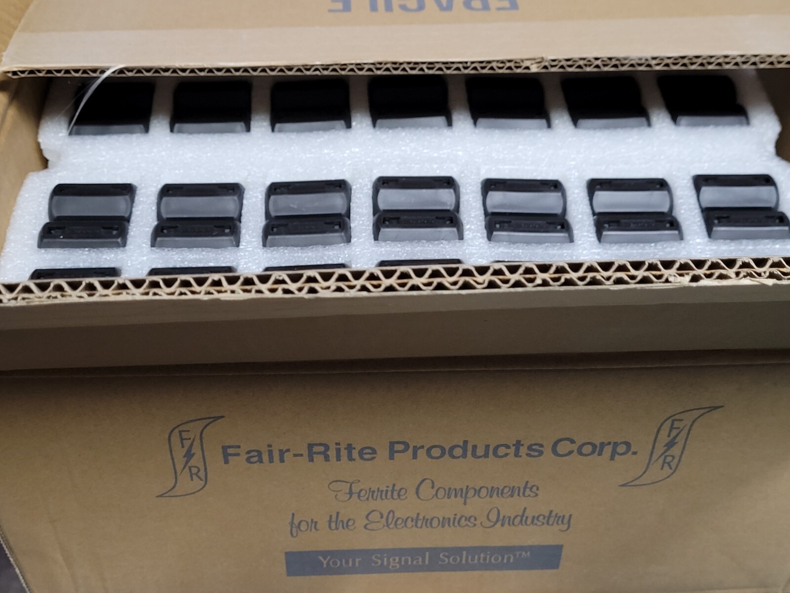 [LOT OF 28] FAIR-RITE 0475167281 Snap It Round Cable Core Assembly