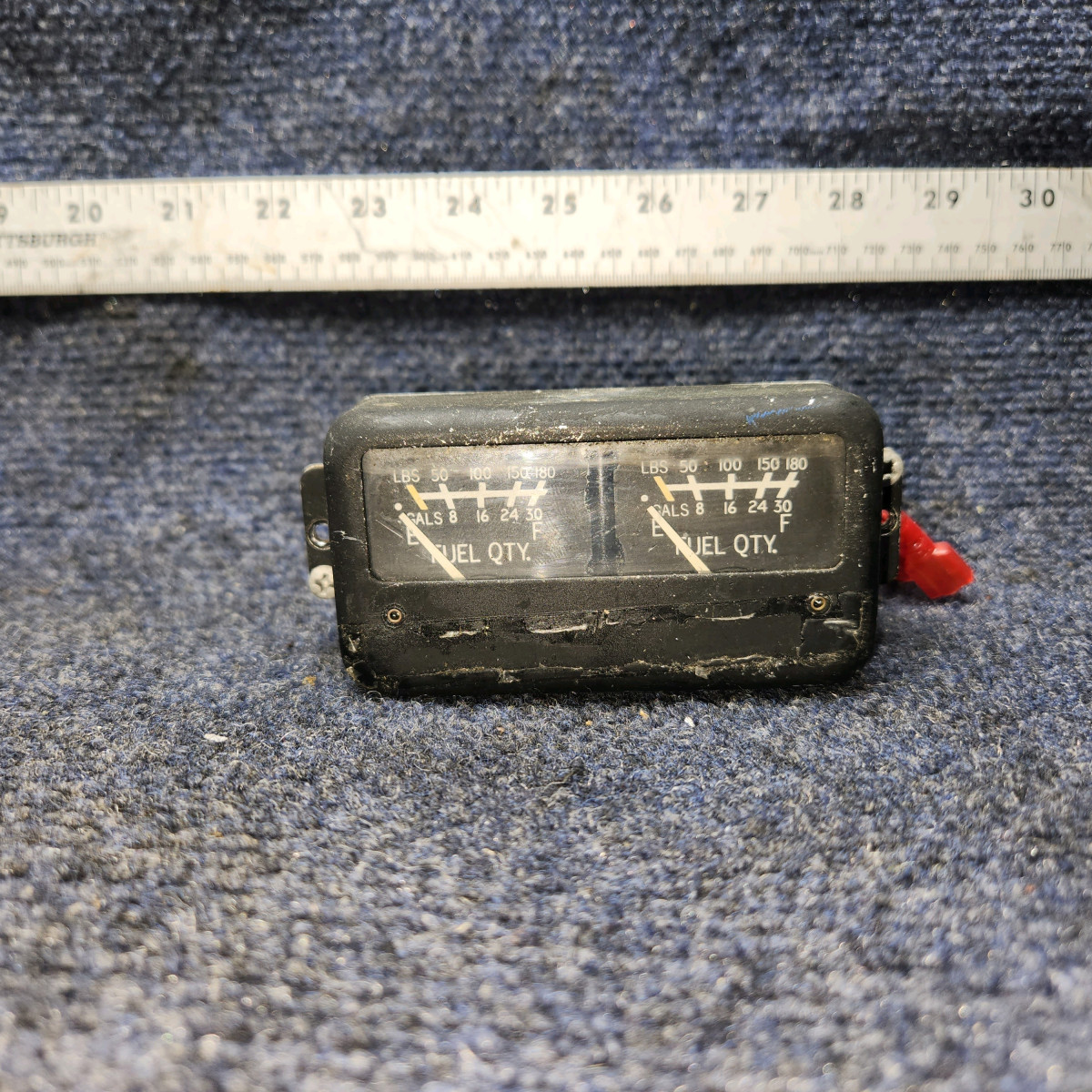 0669562-0101 | Cessna 172RG | Instrument Fuel Gauge Cluster  L/H- R/H