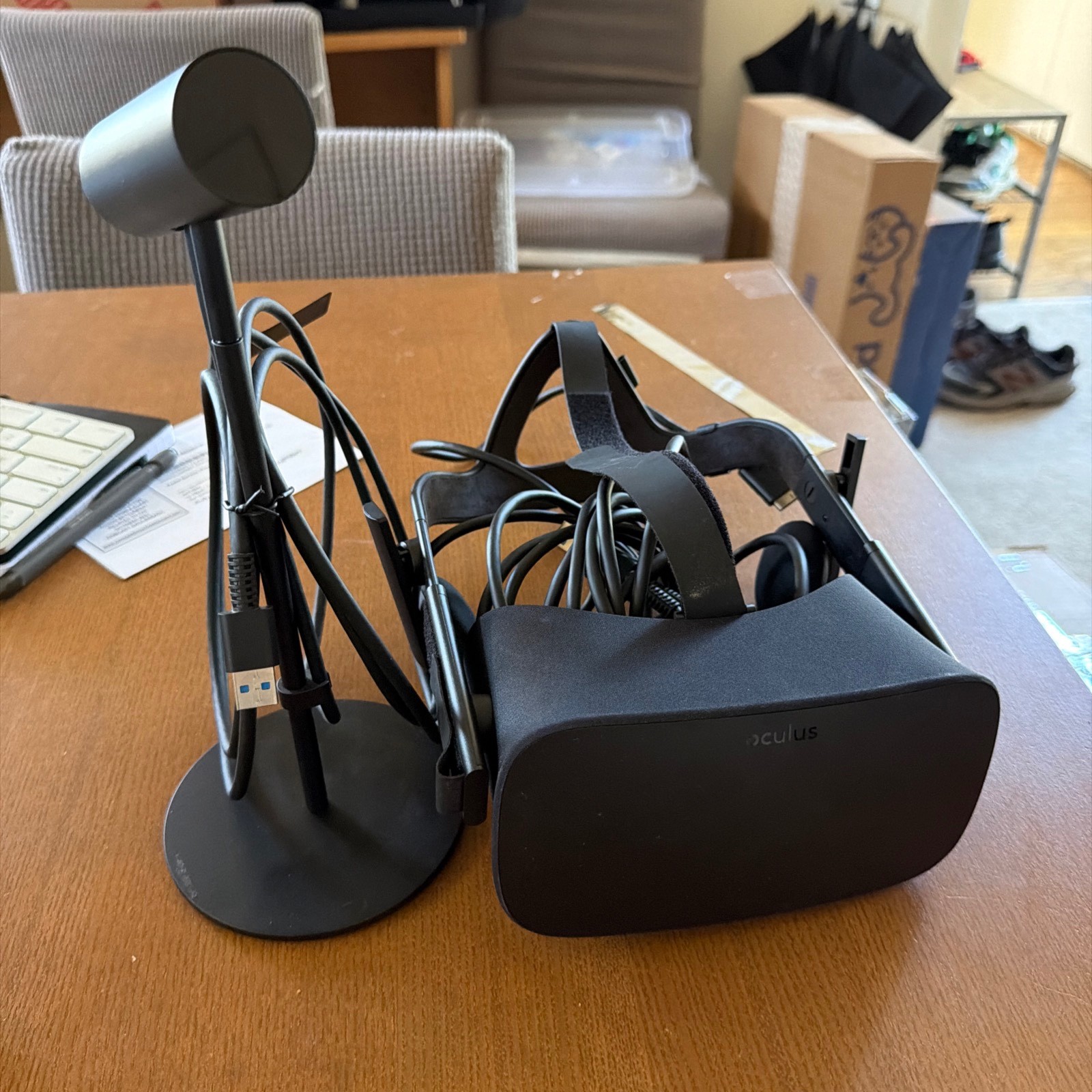 OCULUS RIFT HEADSET WITH WIRELESS SENSOR, UNTESTED