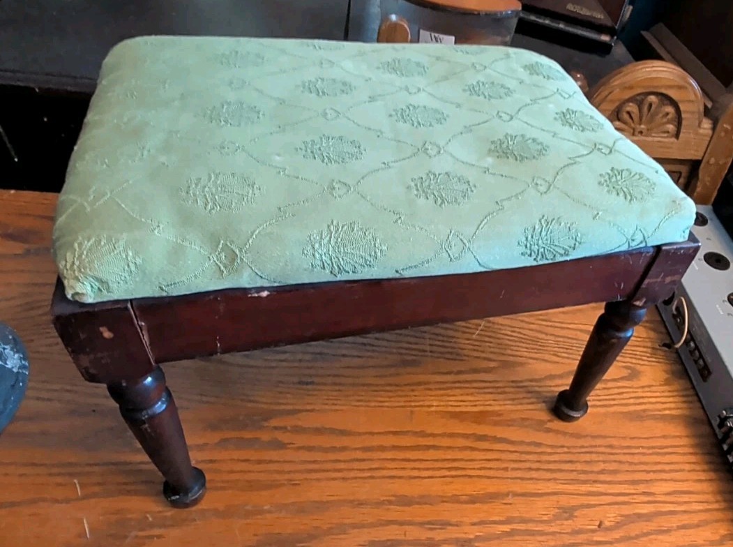 ANTIQUE DARK WOOD FOOTSTOOL OTTOMAN SMALL 15X10 ART DECO CRAFTSMAN GREEN CLOTH