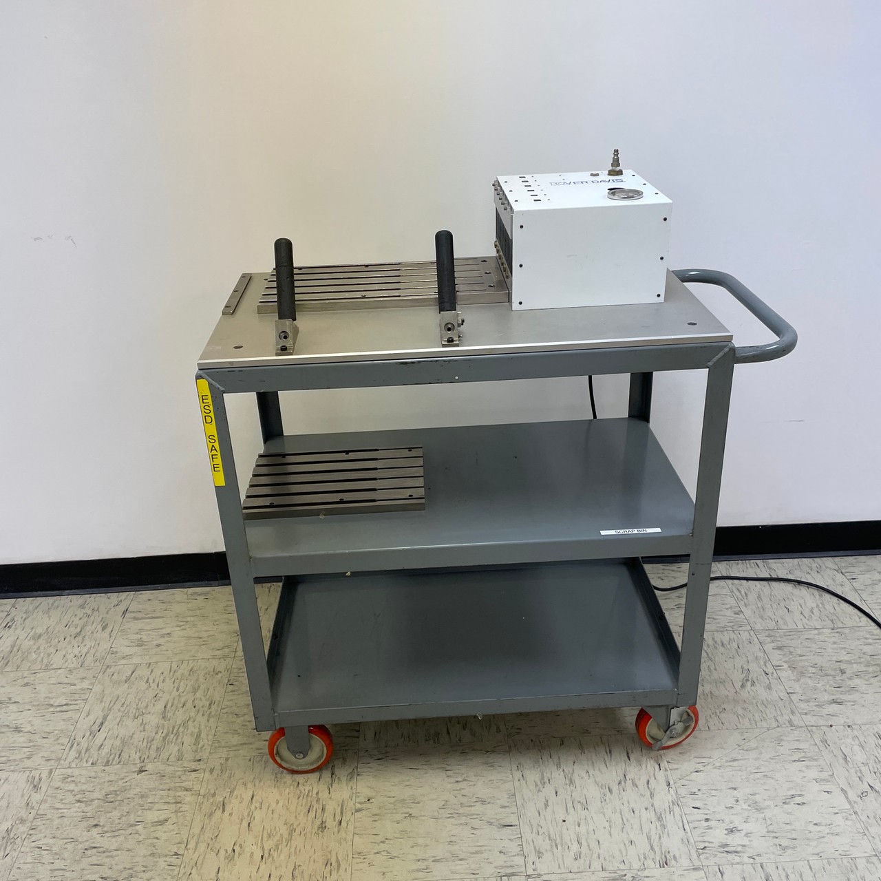 Universal Instruments Feeder Test Station by Hover Davis (261307)