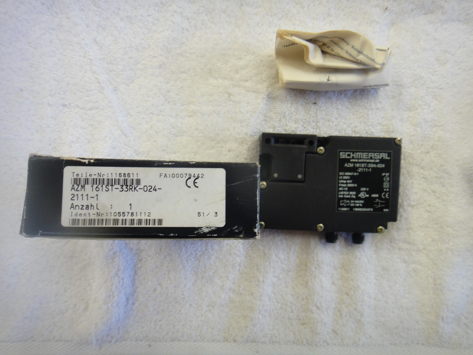 NIB SCHMERSAL Safety Interlock Switch      AZM 161ST-33RK-024-2111-1