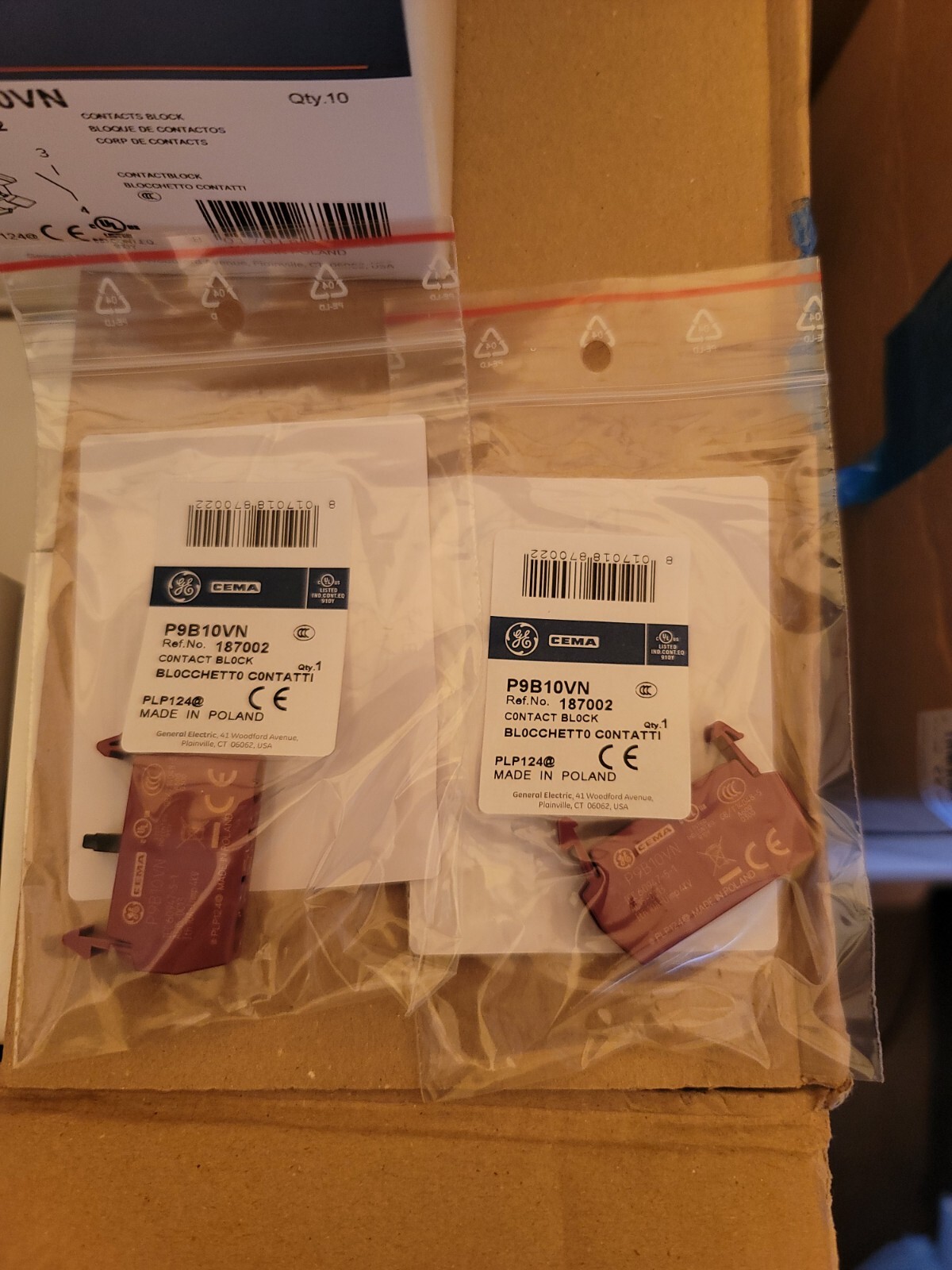 2 EA GE / CEMA P9B10VN Contact Block