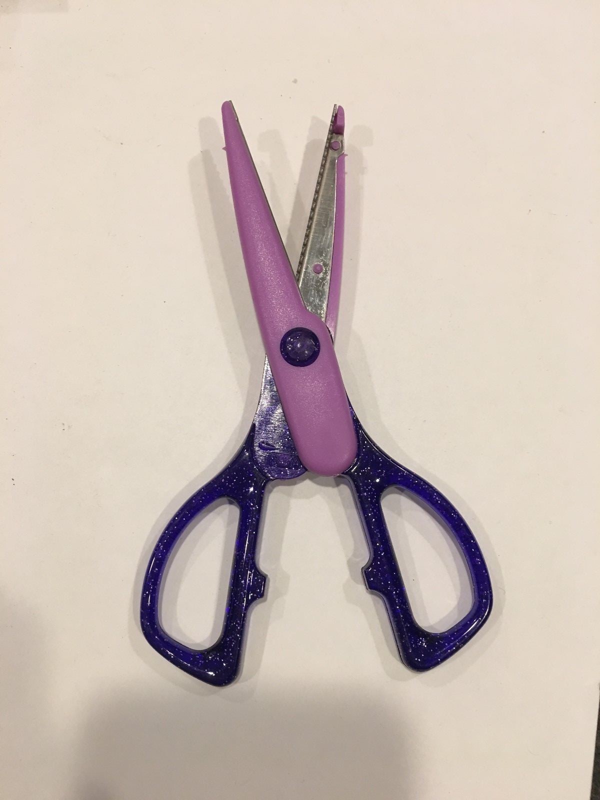 Scrapbooking Scissors Wavy Edge