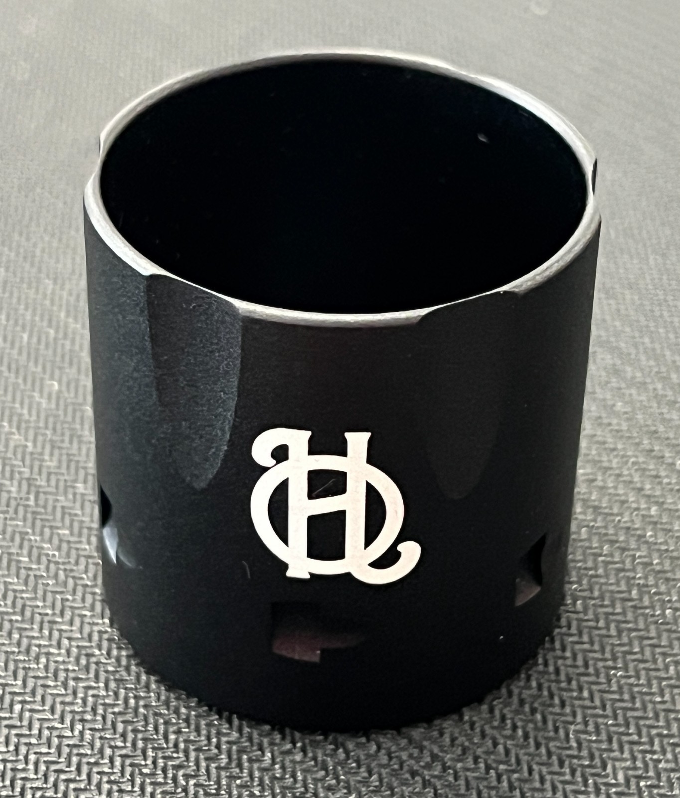 TARURS ROSSI METAL BLACK SHOT CUT