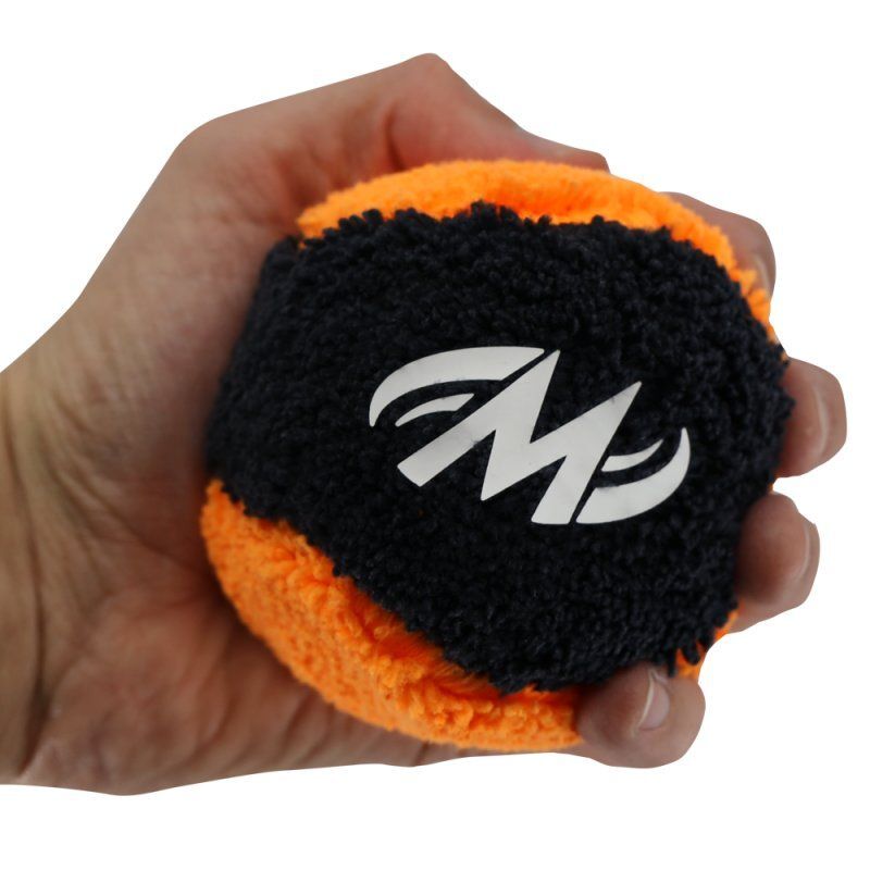Motiv Plush Grip Ball Black/Orange