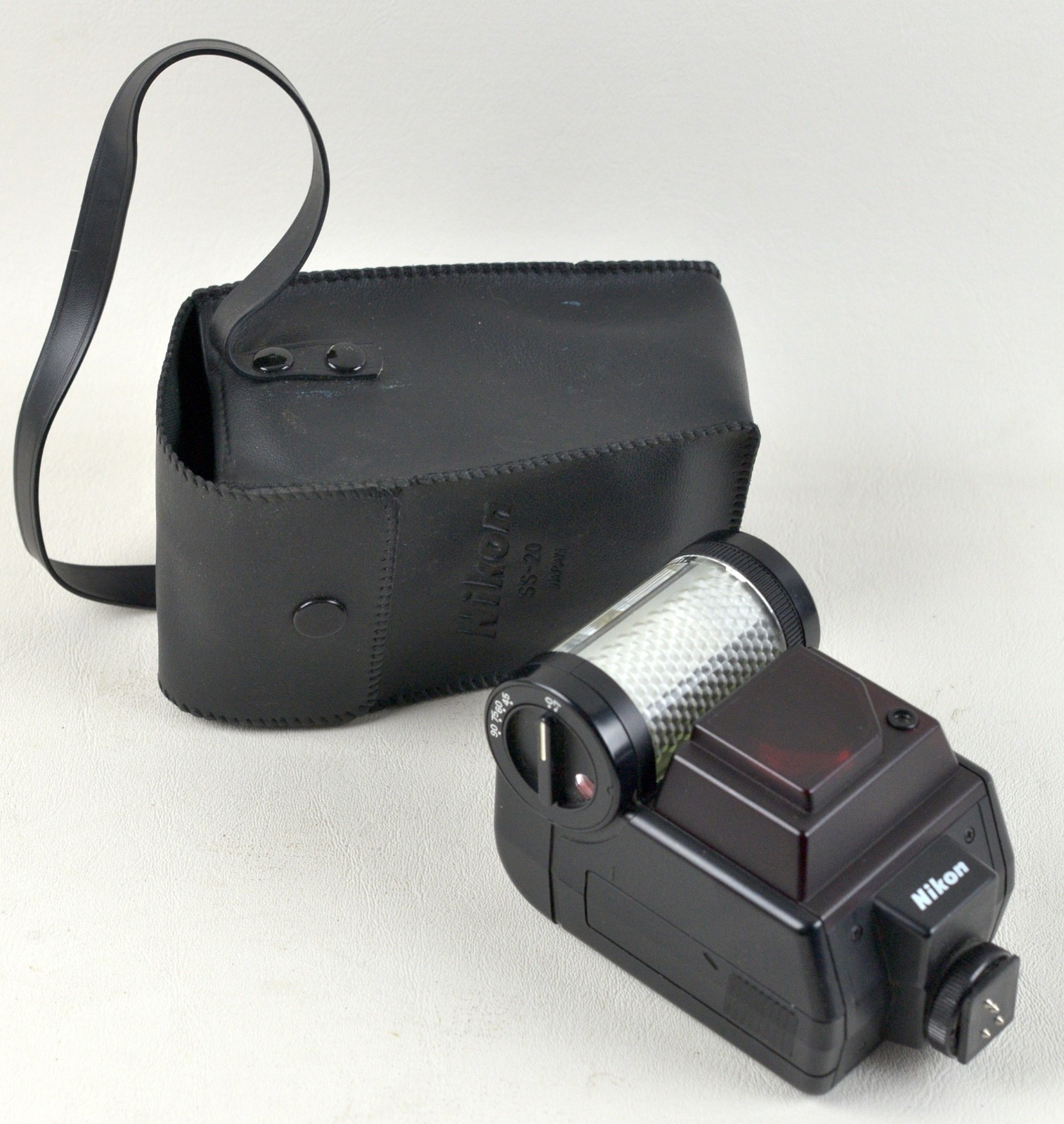 Nikon SB-20 Speedlight Electronic Camera Flash - Japan w/ Case SS-20