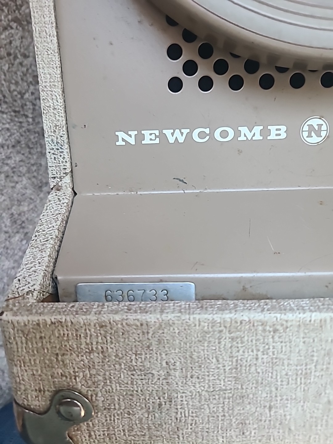 Newcomb Solid State Portable Suitcase Record Player EDT-15M