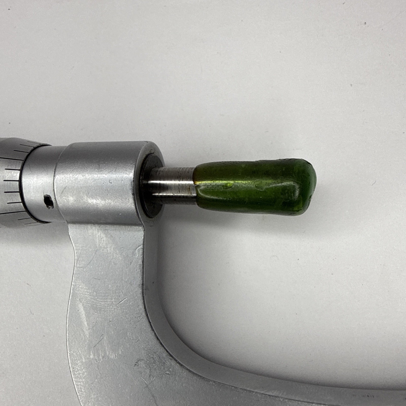 Mitutoyo Ratchet Thimble Outside Micrometer 1-2" Range .001"