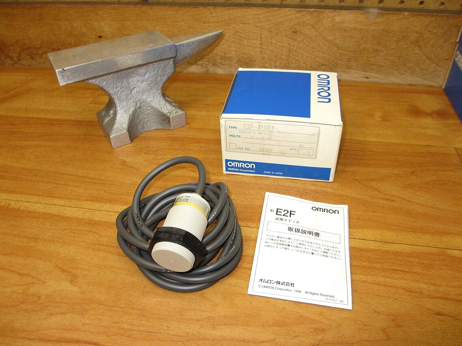 Omron E2F-X10E1 *NEW* Proximity Switch Sensor **USA SHIP**