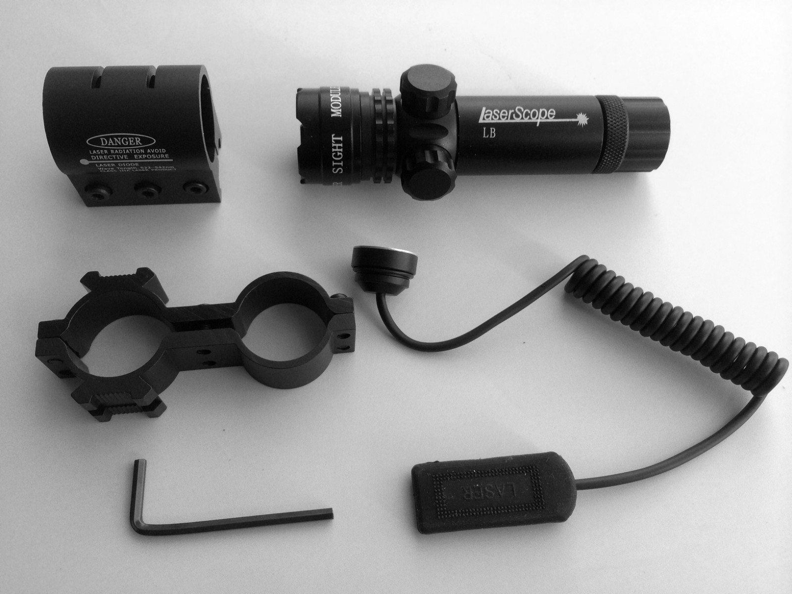 Tactical Green Laser Dot Sight with Rifle Picatinny Mount Remote for Pistol