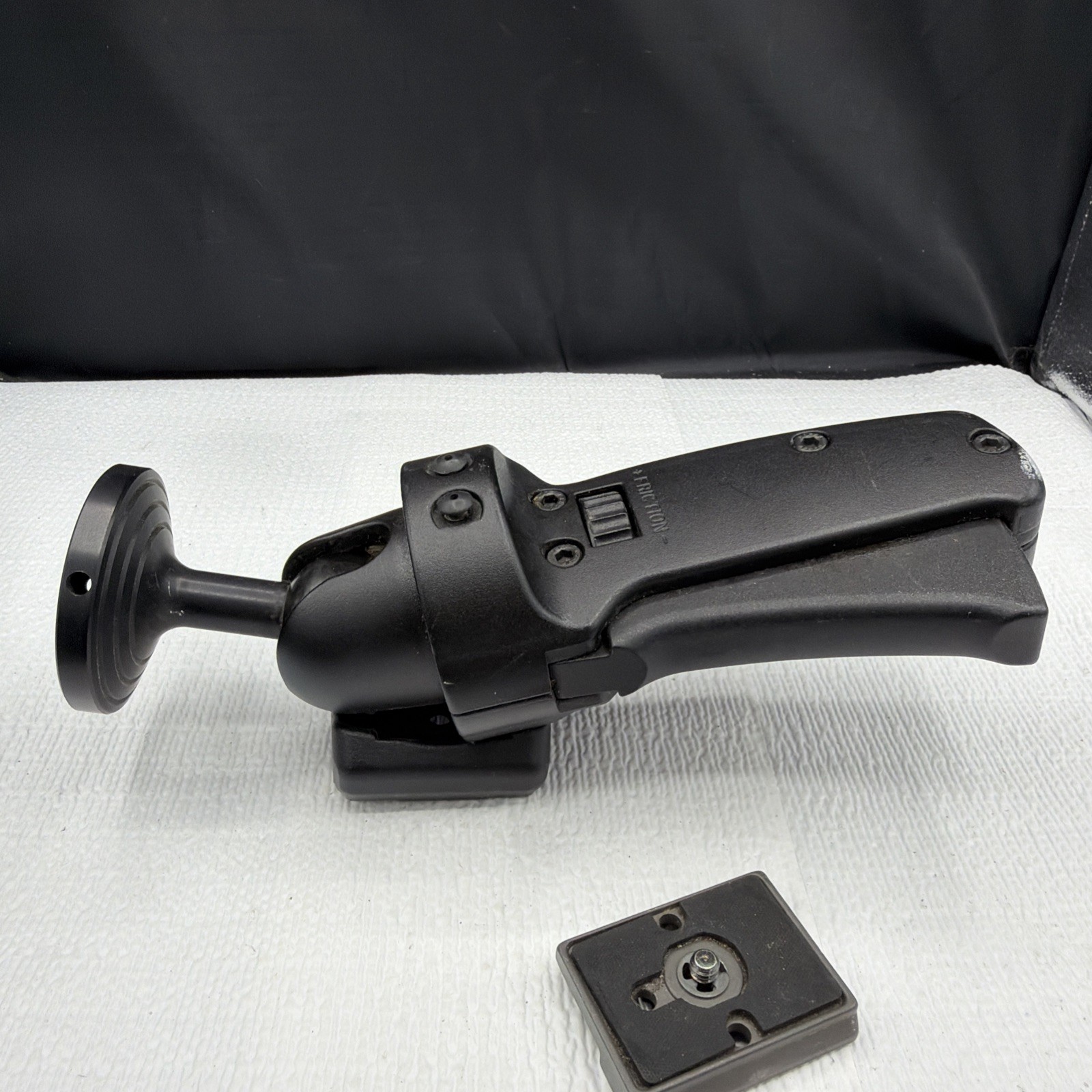 Manfrotto 322RC2 Tripod Head Grip Pan Tilt Ball Camera Adjustable