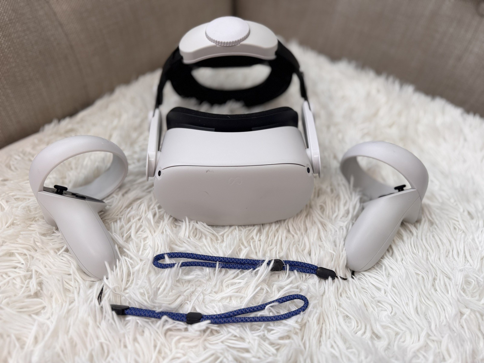 META QUEST 2 VR Headset With Controllers — UPGRADED Head AND controller Straps.