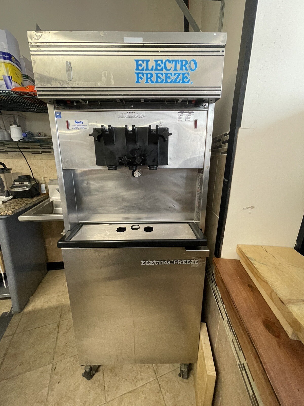 Electrofreeze Air Cooled, 88TN Soft Serve Ice Cream Machine