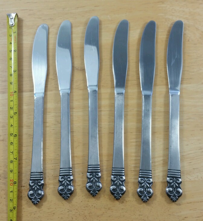 6 SOLID VINTAGE CAMBRIDGE JAPAN STAINLESS DINNER OR TABLE KNIVES