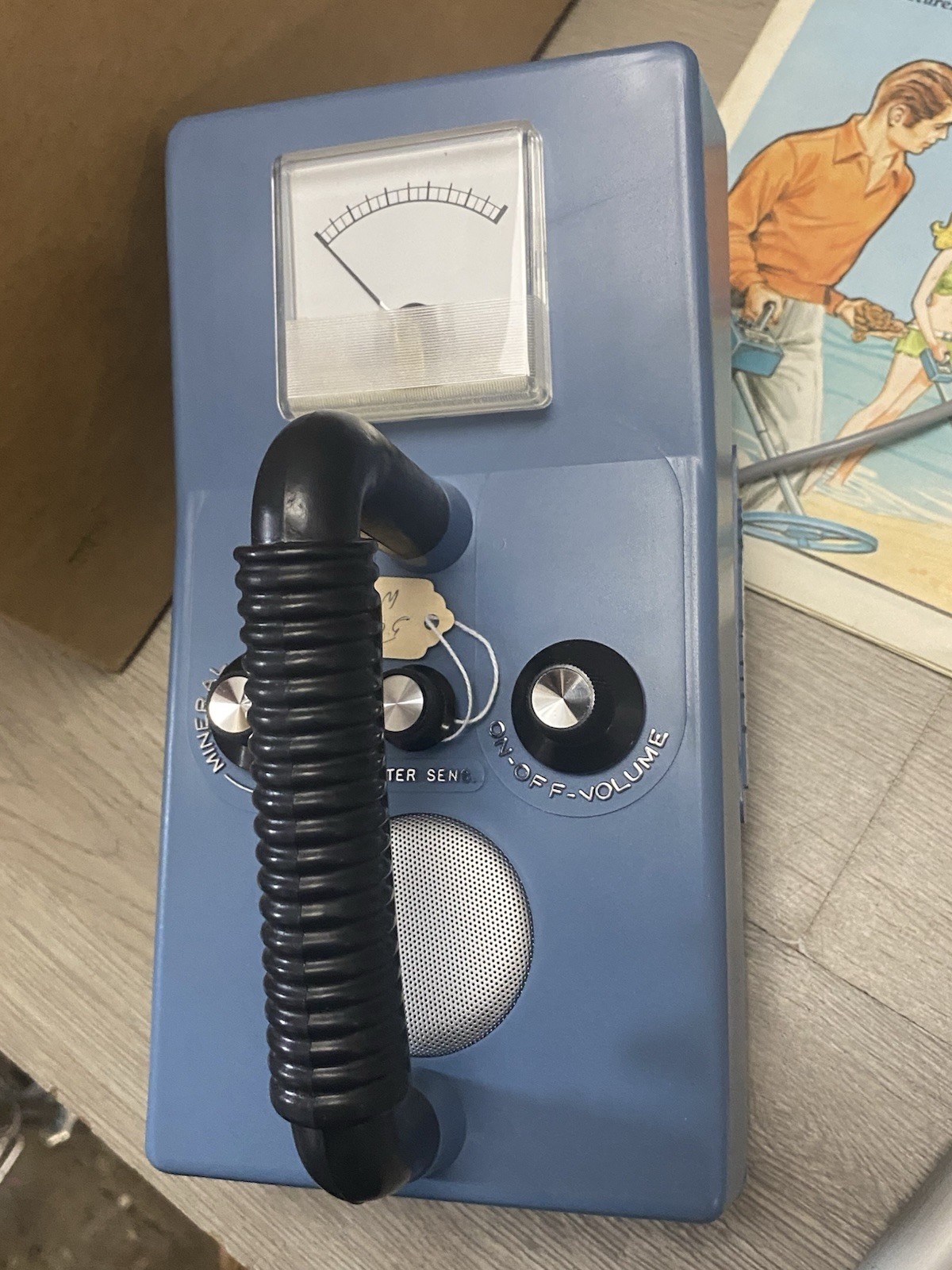 RELCO THE FRONTIERSMAN TREASURE HUNT DETECTOR KIT