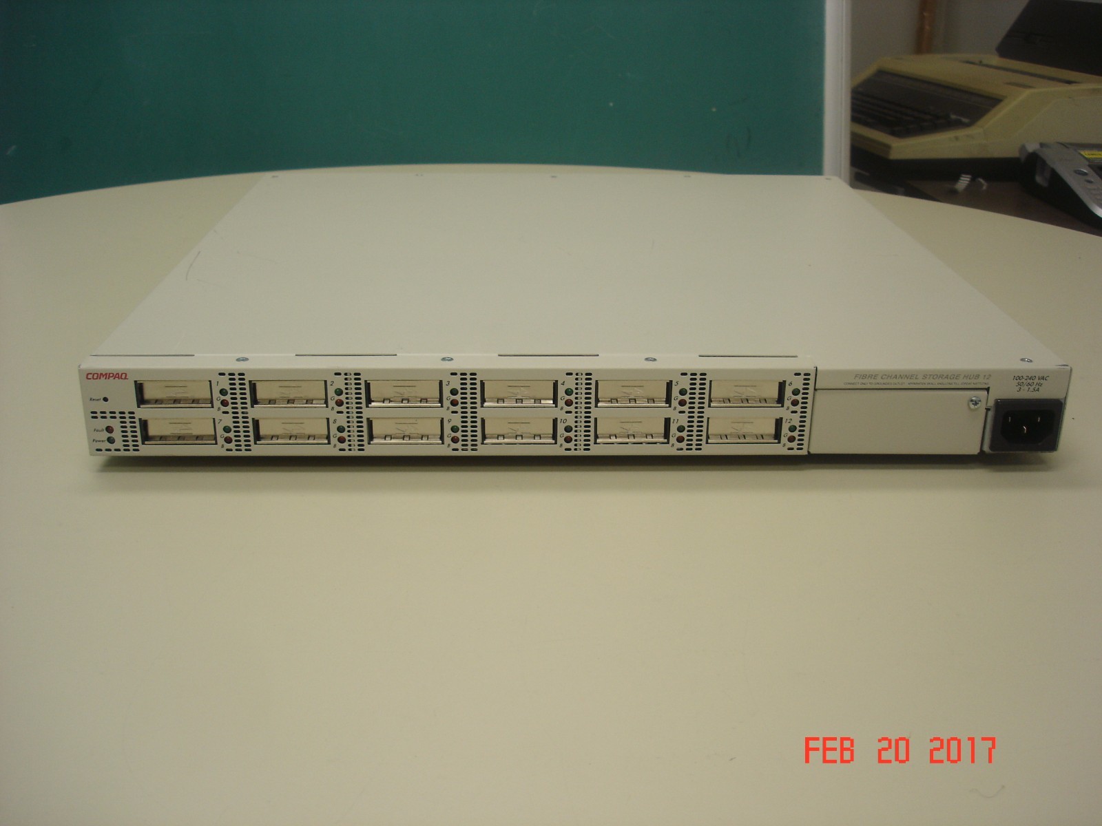 340858-002 COMPAQ RA8000 12 PORT FC STORAGE HUB, 340626-002, 30-50549-04 UNUSED