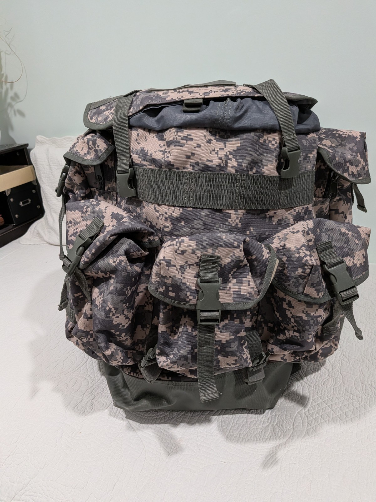 US Military Rucksack Field Pack   MOLLE II ACU   Military Tactical Prepper EUC