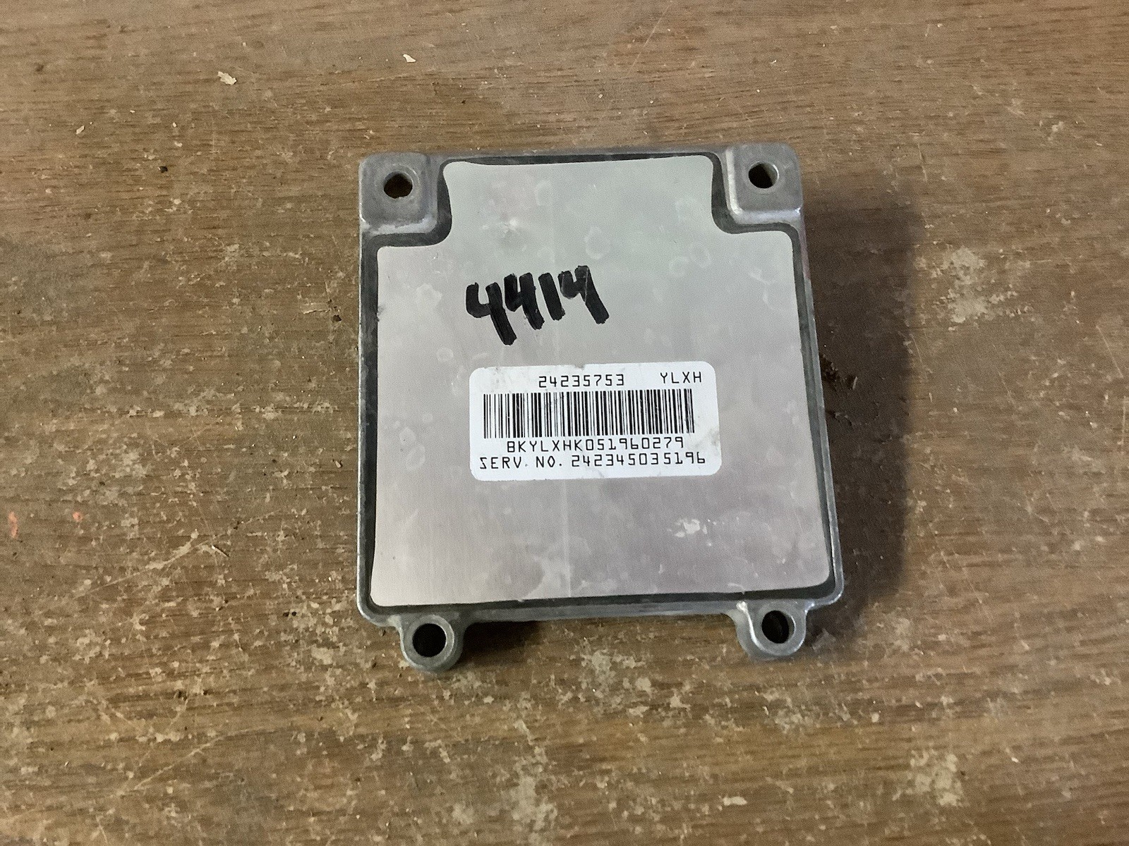 Chevrolet Cobalt 24235753 ((YLXH)) Transmission Control Module (4414)